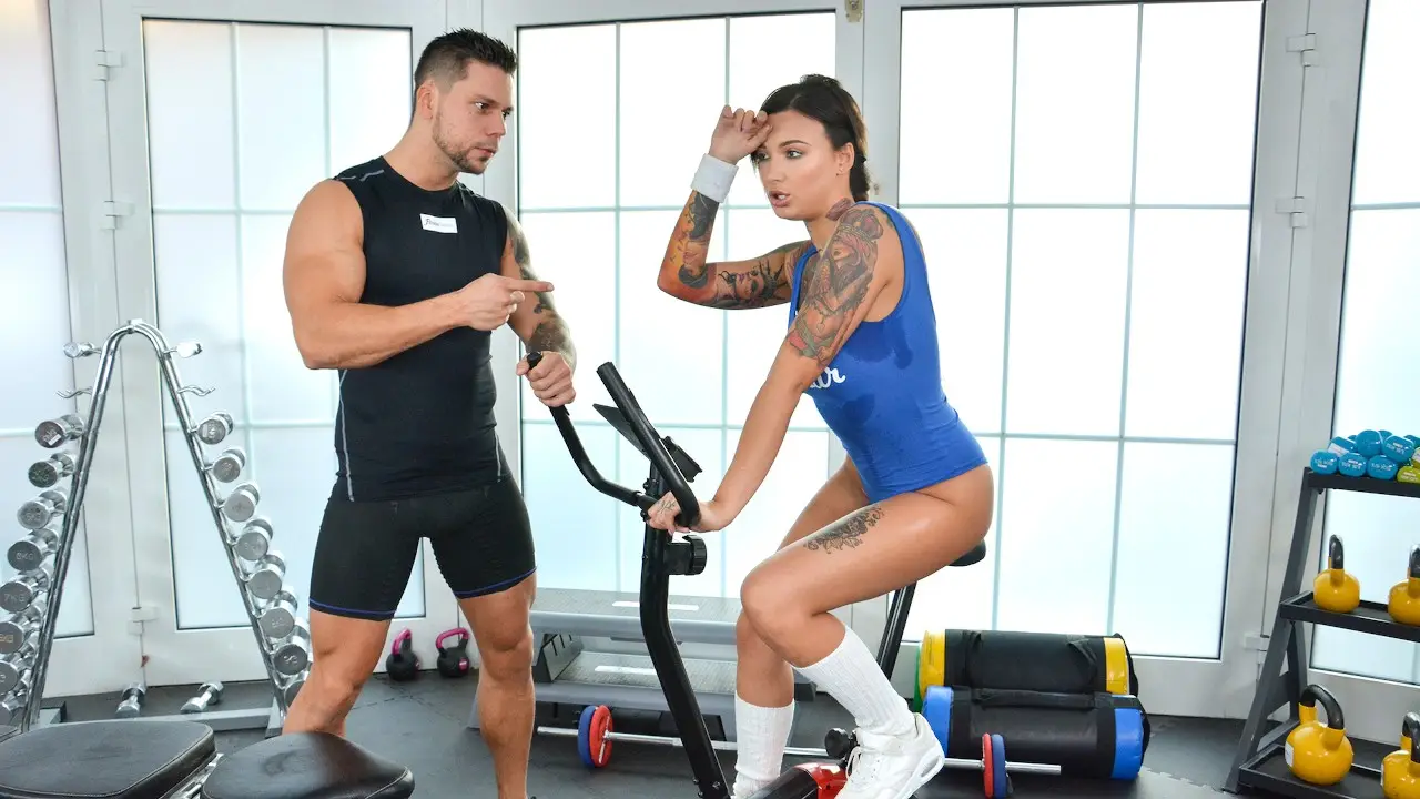 Horny gym student lusts after stud (SexyHub 2019)