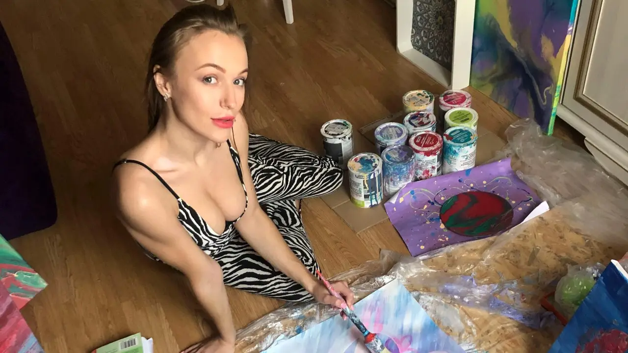Oil soaked quarantine masturbation (SexyHub 2020)