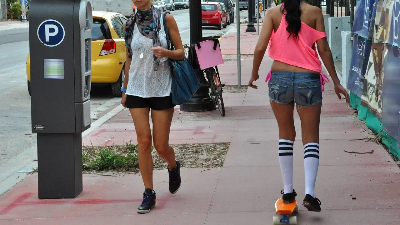 Sexy Skateboarding Teen (Mofos 2013)