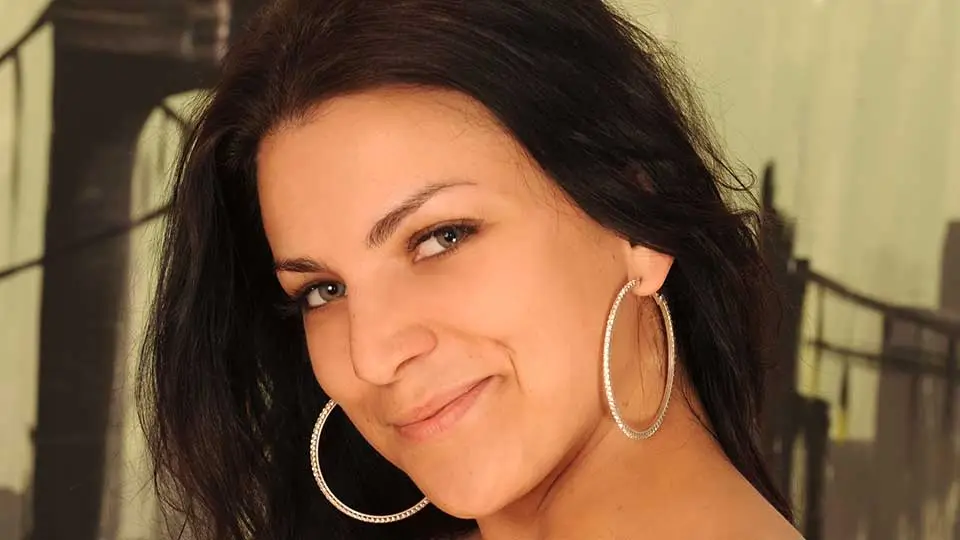 Fresh Newcomer Anella's Show (PornWorld 2009)