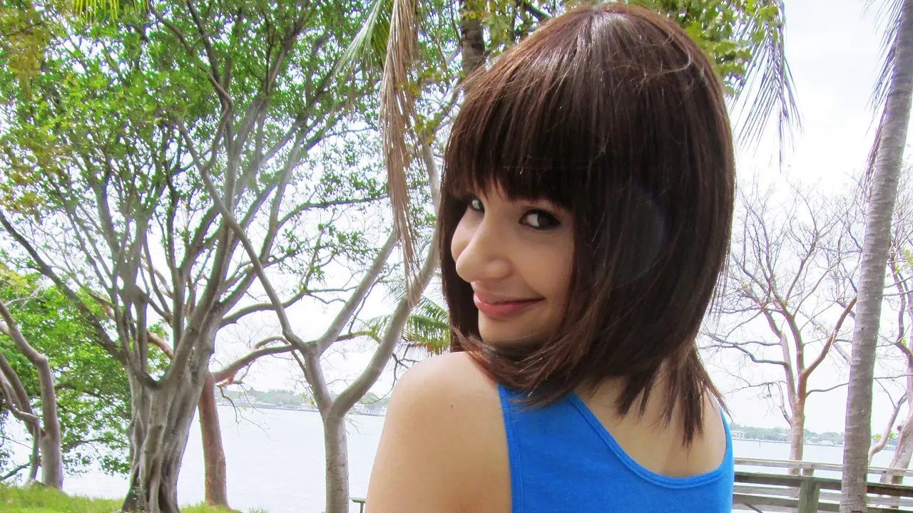 Outdoor Sex With Amateur Latina (Mofos 2014)