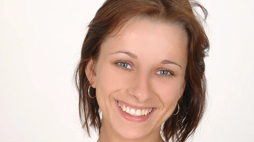 Sexy Newcomer Getting Naked (PornWorld 2010)