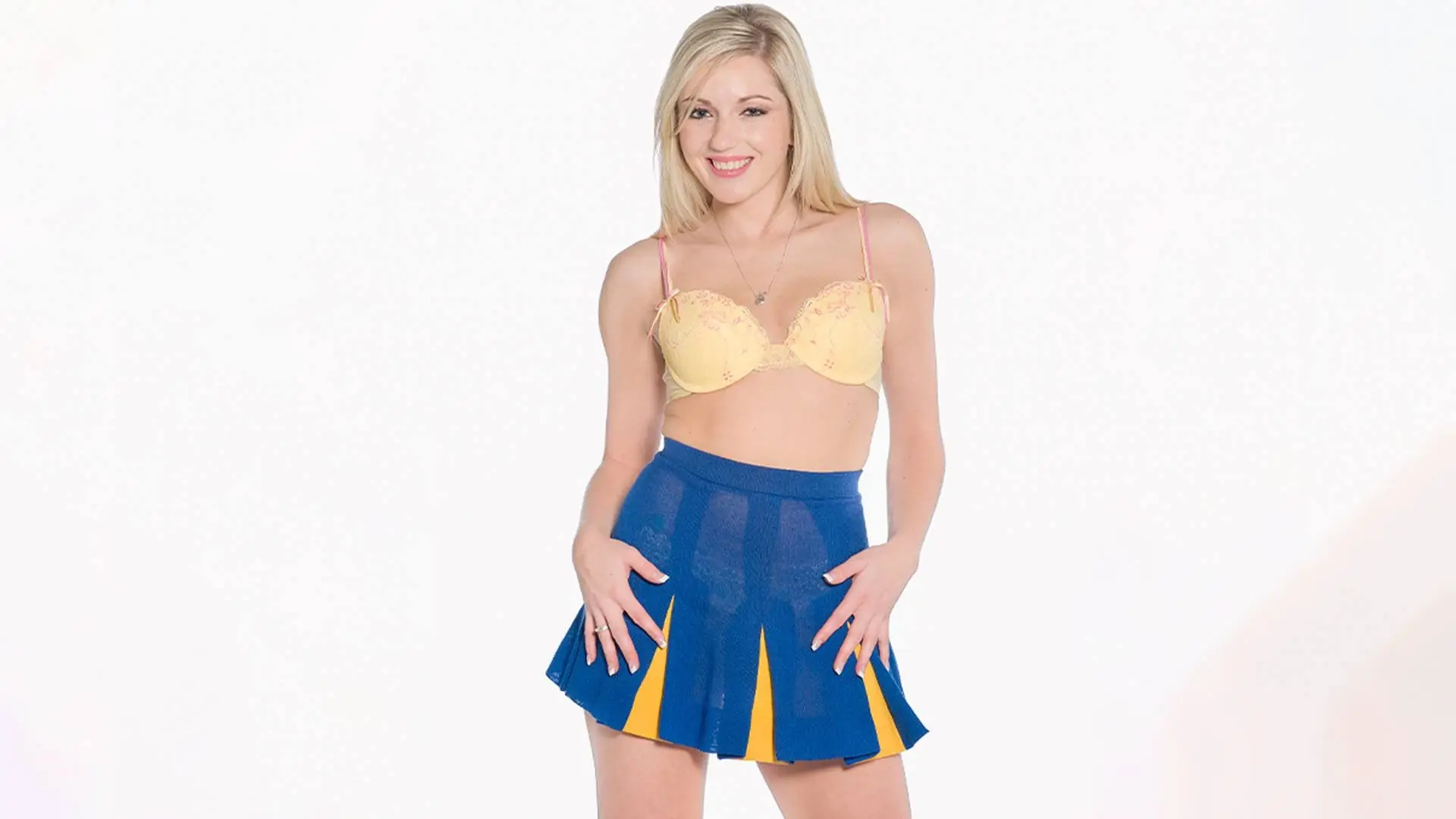 Cheerleader Gets Naughty in the Gym (PenthouseGold 2021)