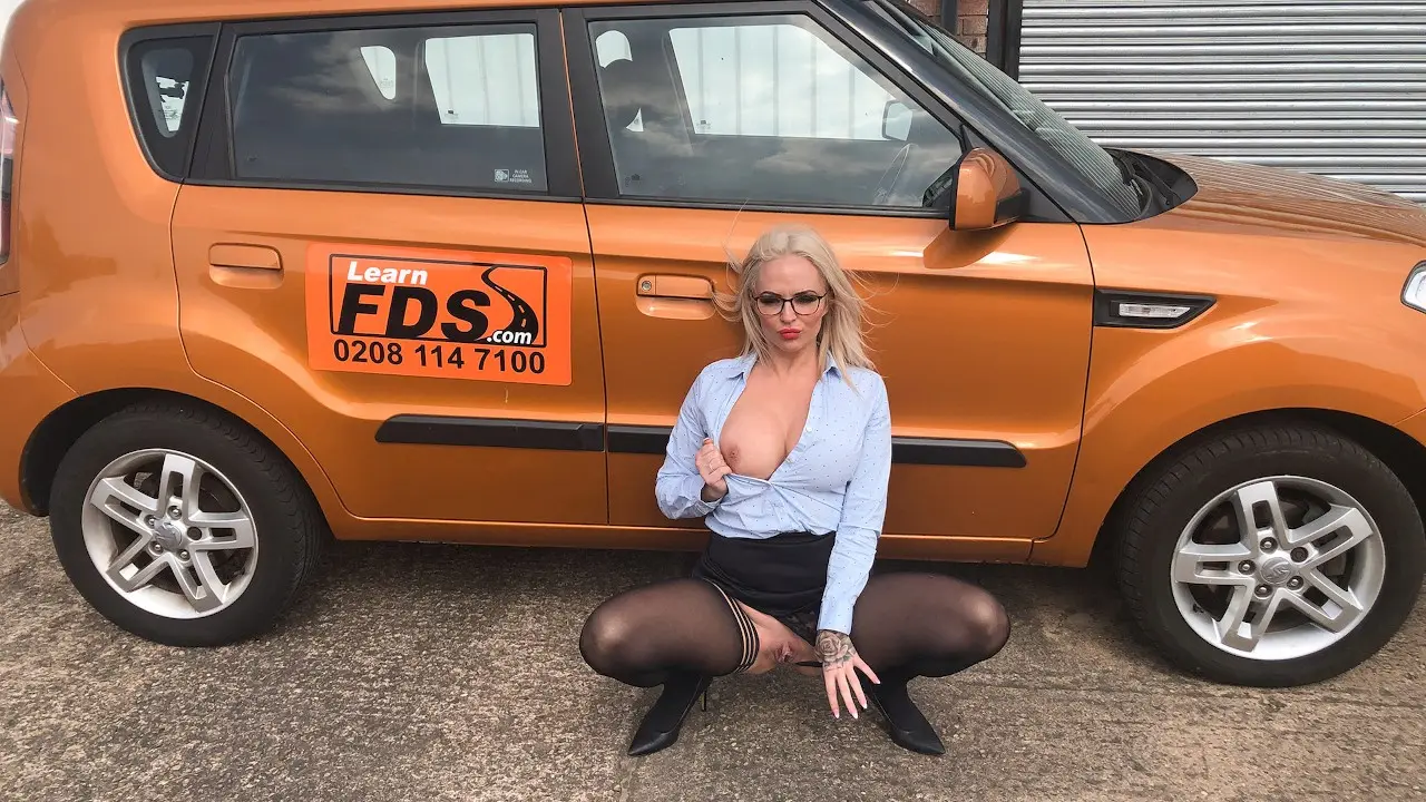Finger blasting squirting orgasms (FakeHub 2019)