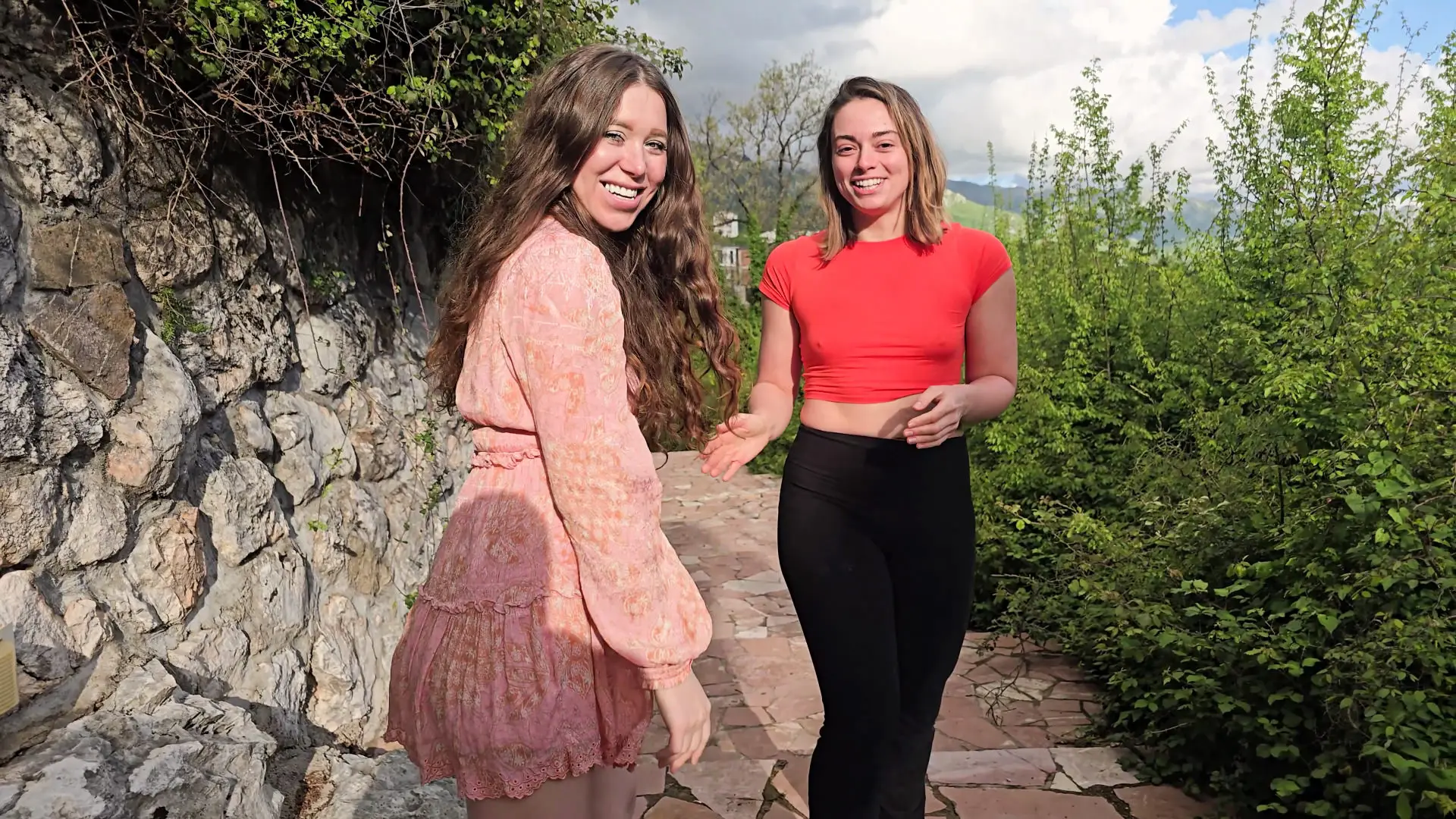 BTS - SOPHIA & MEGAN Passionate Lesbian Fun (EvilAngel 2025)