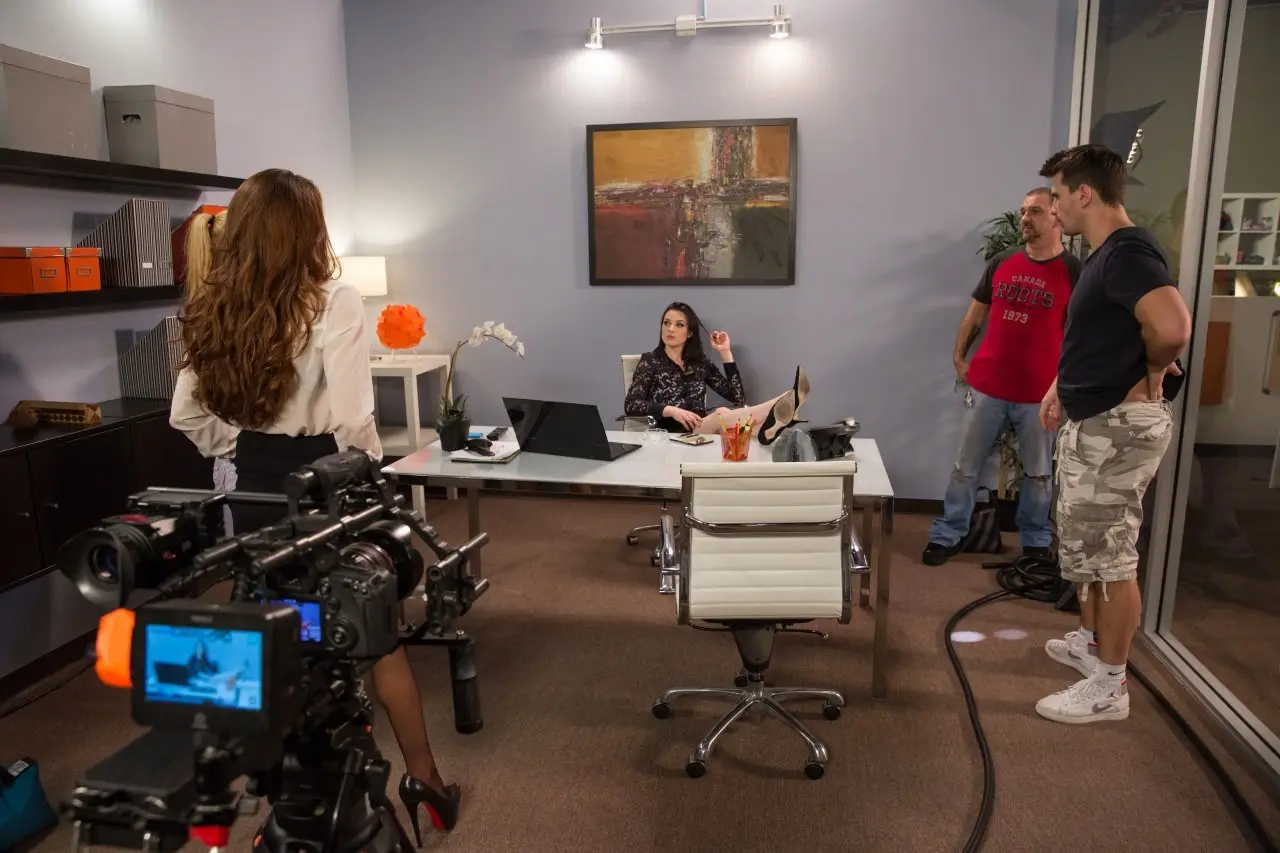 BTS-Screwing Wall Street: The Arrangement Finders Play (EvilAngel 2015)