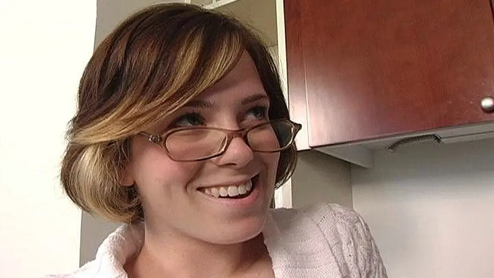 Tatum Reed fucking in the chair with her glasses (NaughtyAmerica 2005)